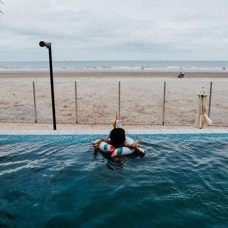 Timur Bay Groundfloor Pool & Seaview Kuantan Zewnętrze zdjęcie